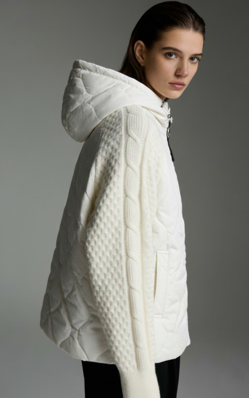 Ecru přechodná bunda s pletenými rukávy