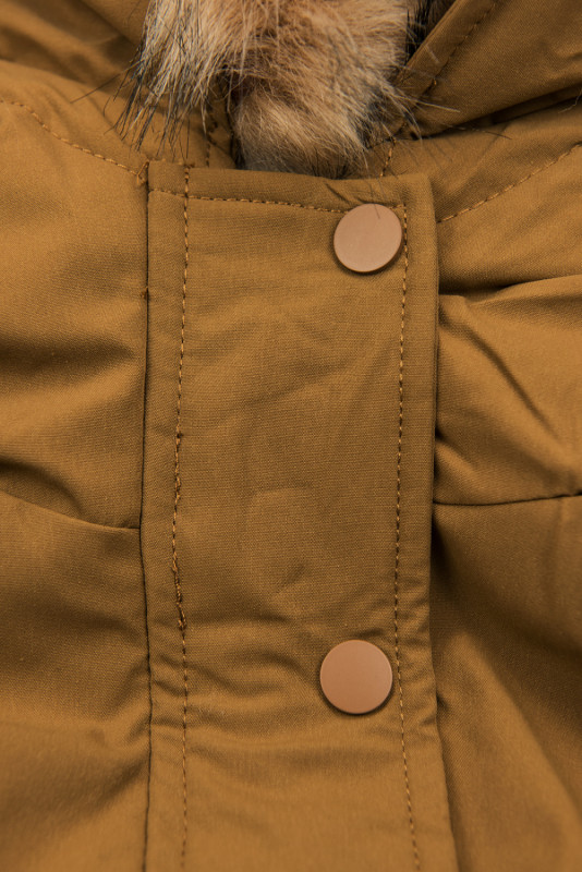 Camel hnědá zimní parka s umělou kožešinou