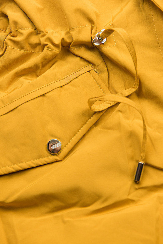 Mustard-béžová parka s kožešinovým lemem