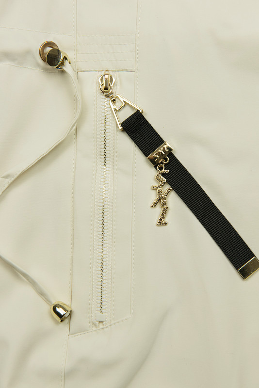 Krémová parka se zlatými detaily