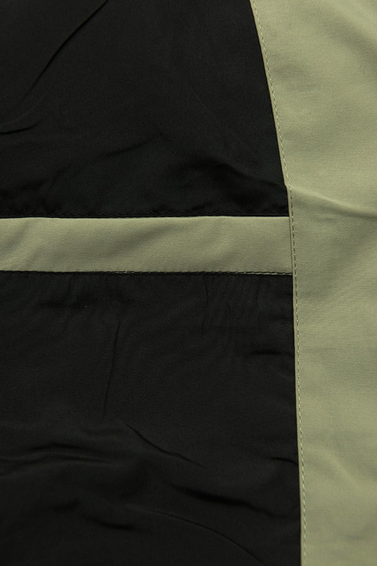 Olivově zelená přechodná parka se stahováním v pase