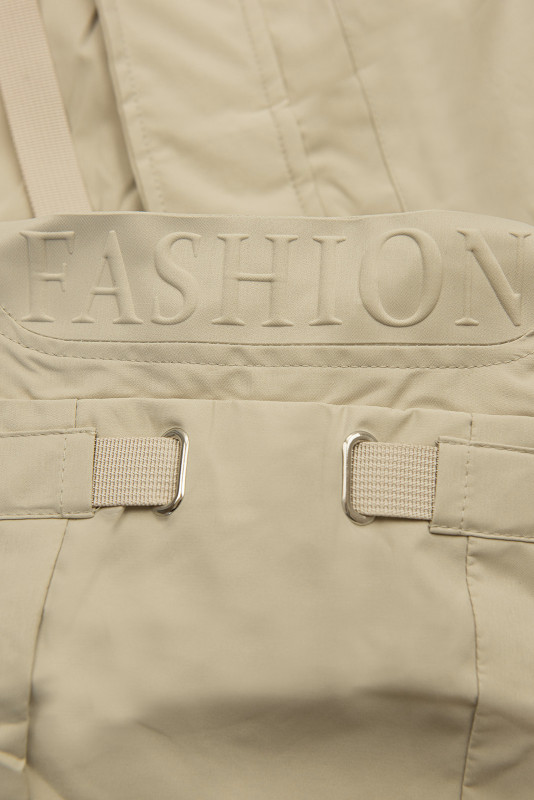 Béžová jarní parka s velkou kapucí