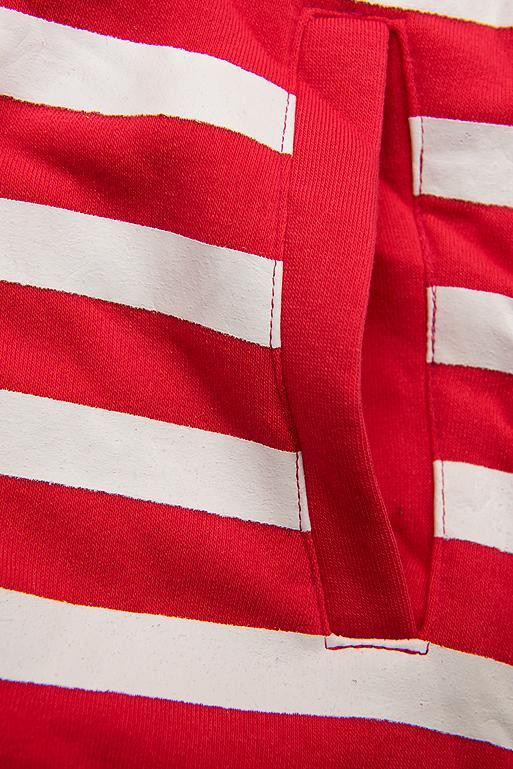 Červená tepláková souprava s kontrastní kapucí