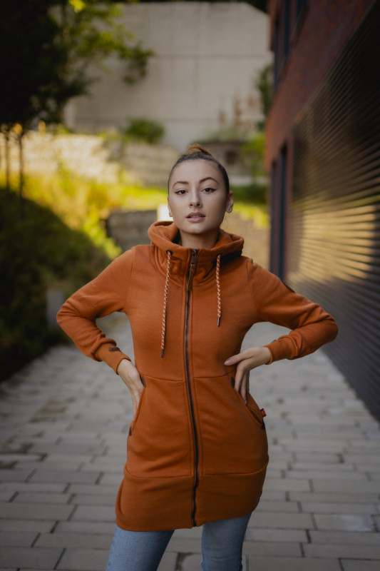 Cihlově oranžová prodloužená mikina na zip
