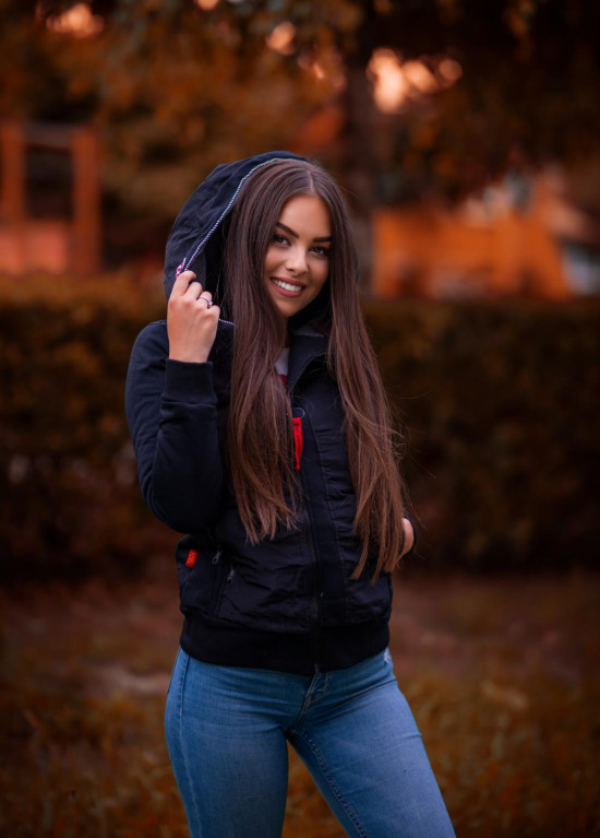 Černá krátká kombinovaná mikina
