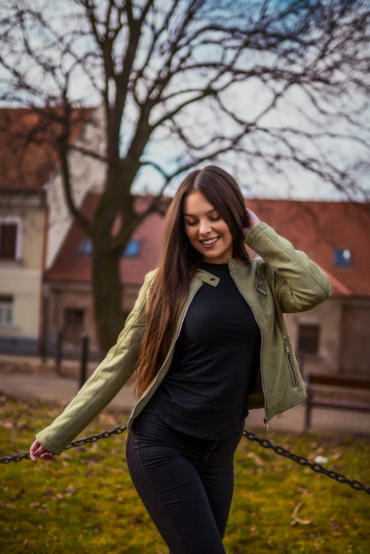 Šedá semišová bunda