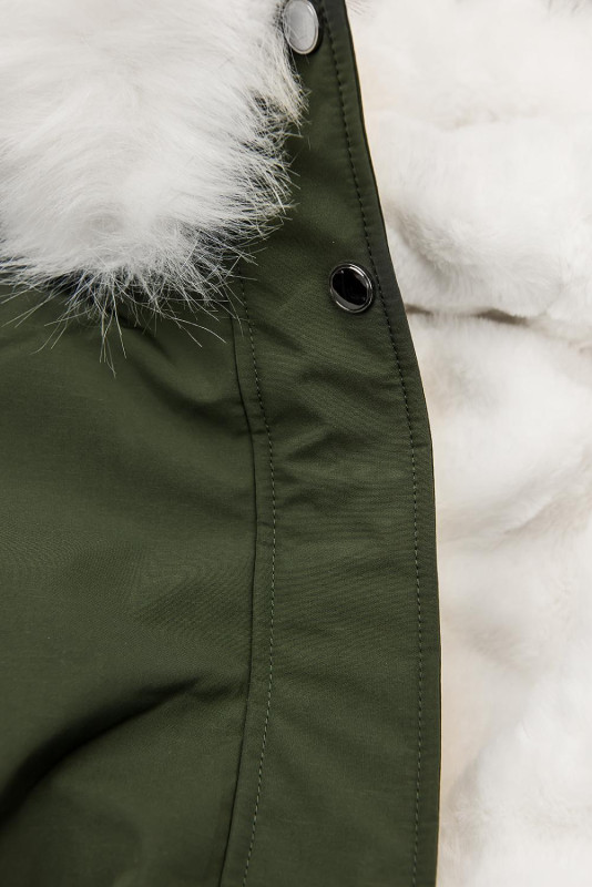 Khaki zimní parka s bílým plyšem