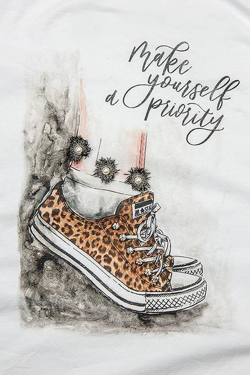 Bílé tričko s potiskem Make yourself a priority