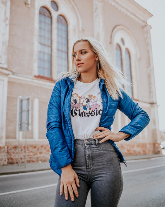 Modrá lehká prošívaná bunda