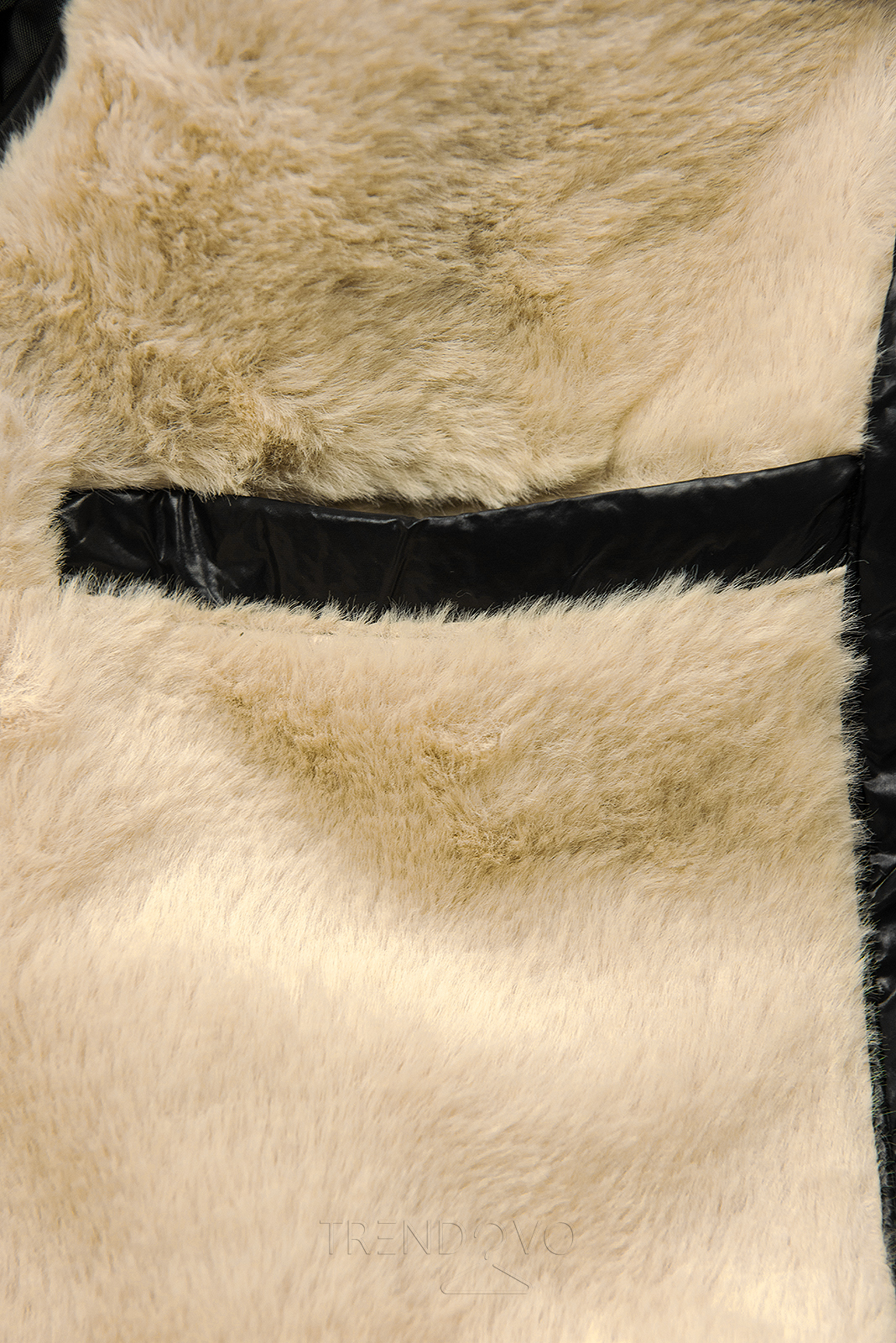 Černo-béžová lesklá zimní bunda s páskem