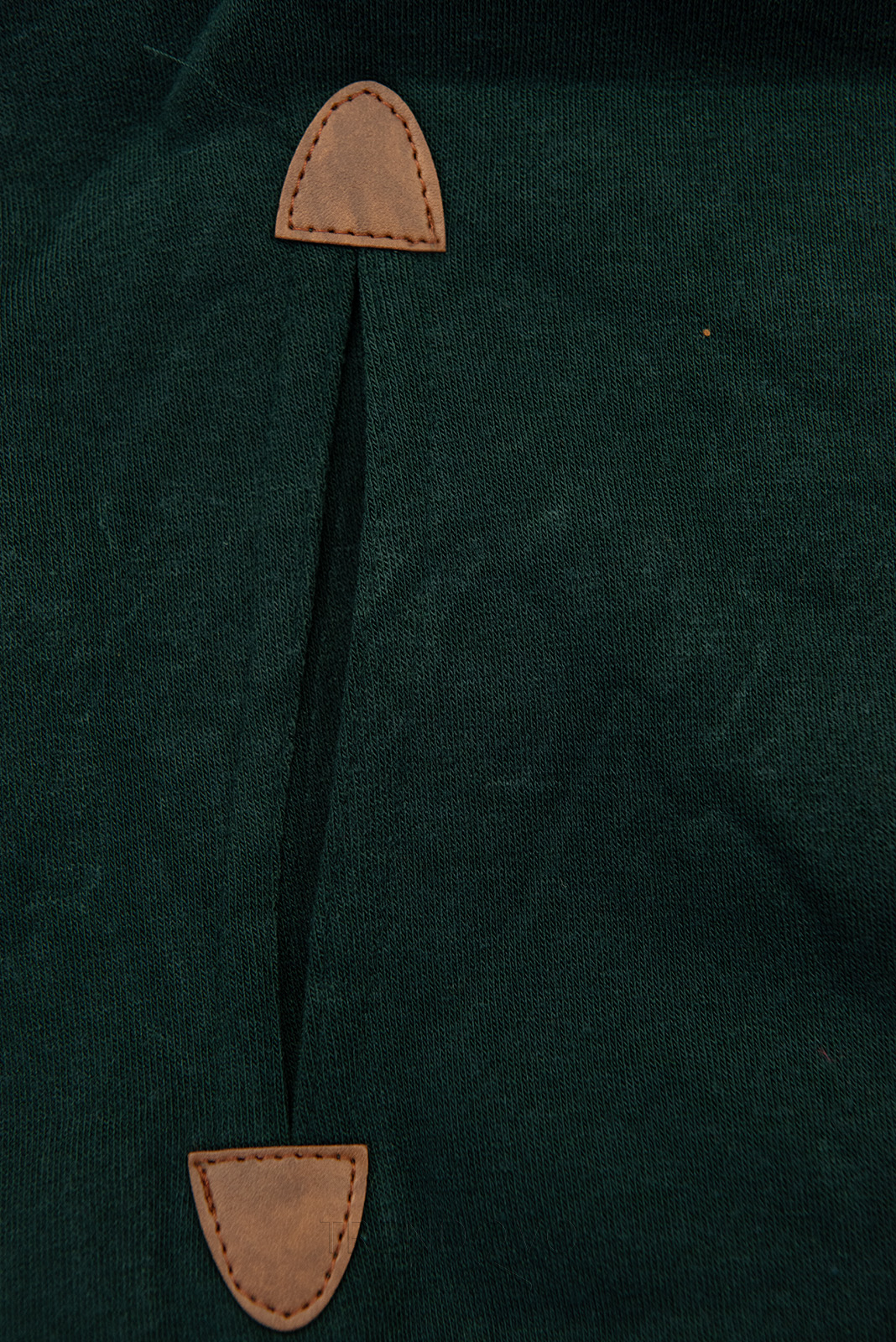 Tmavě zelená dlouhá mikina s károvanou kapucí
