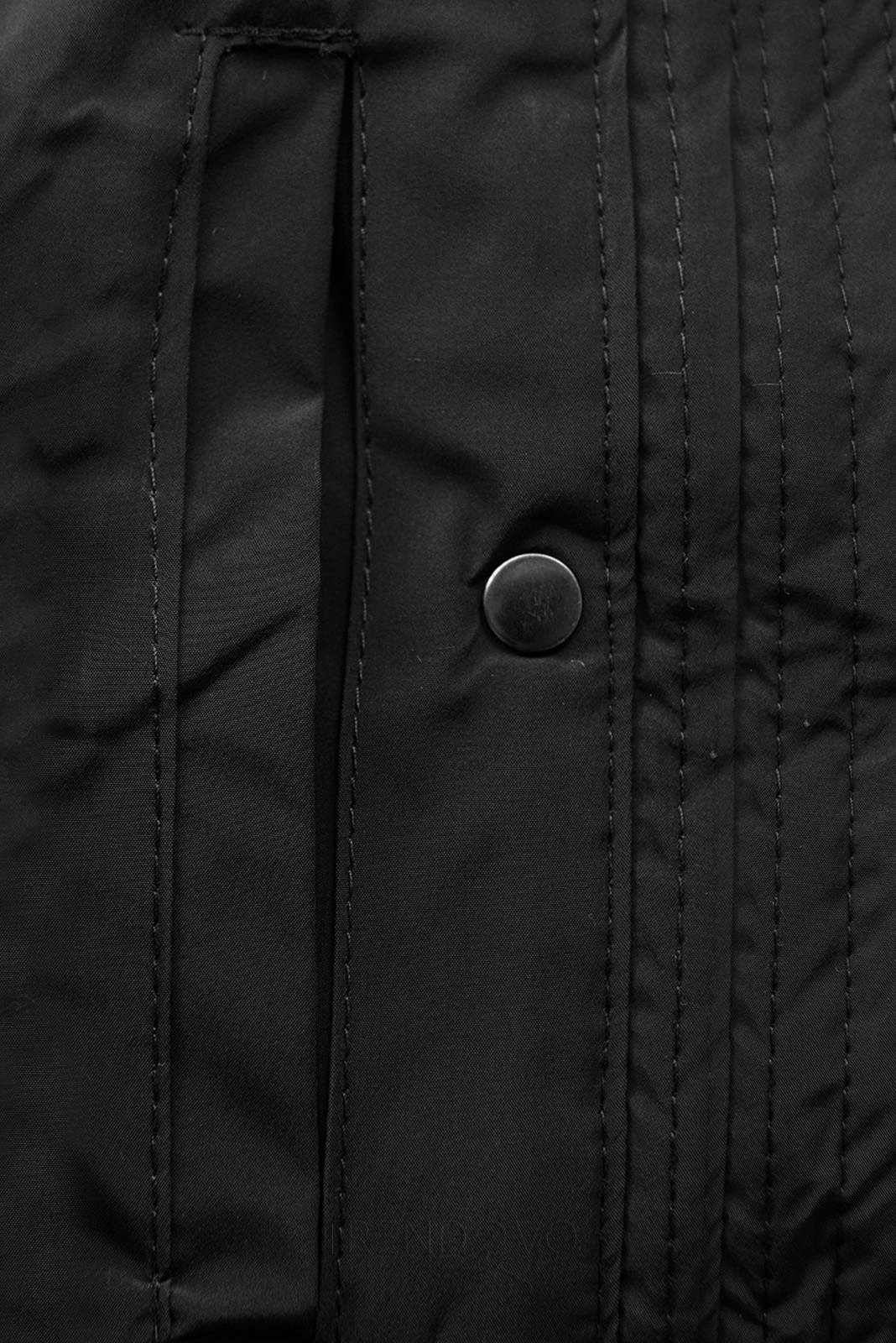 Černá zimní bunda s velkou kapucí