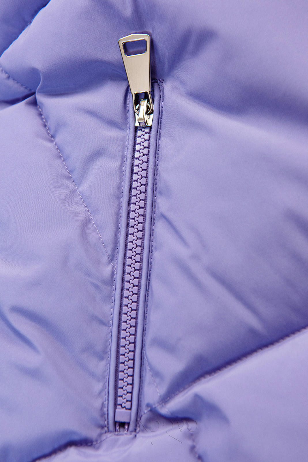 Světle fialová zimní bunda s kapucí