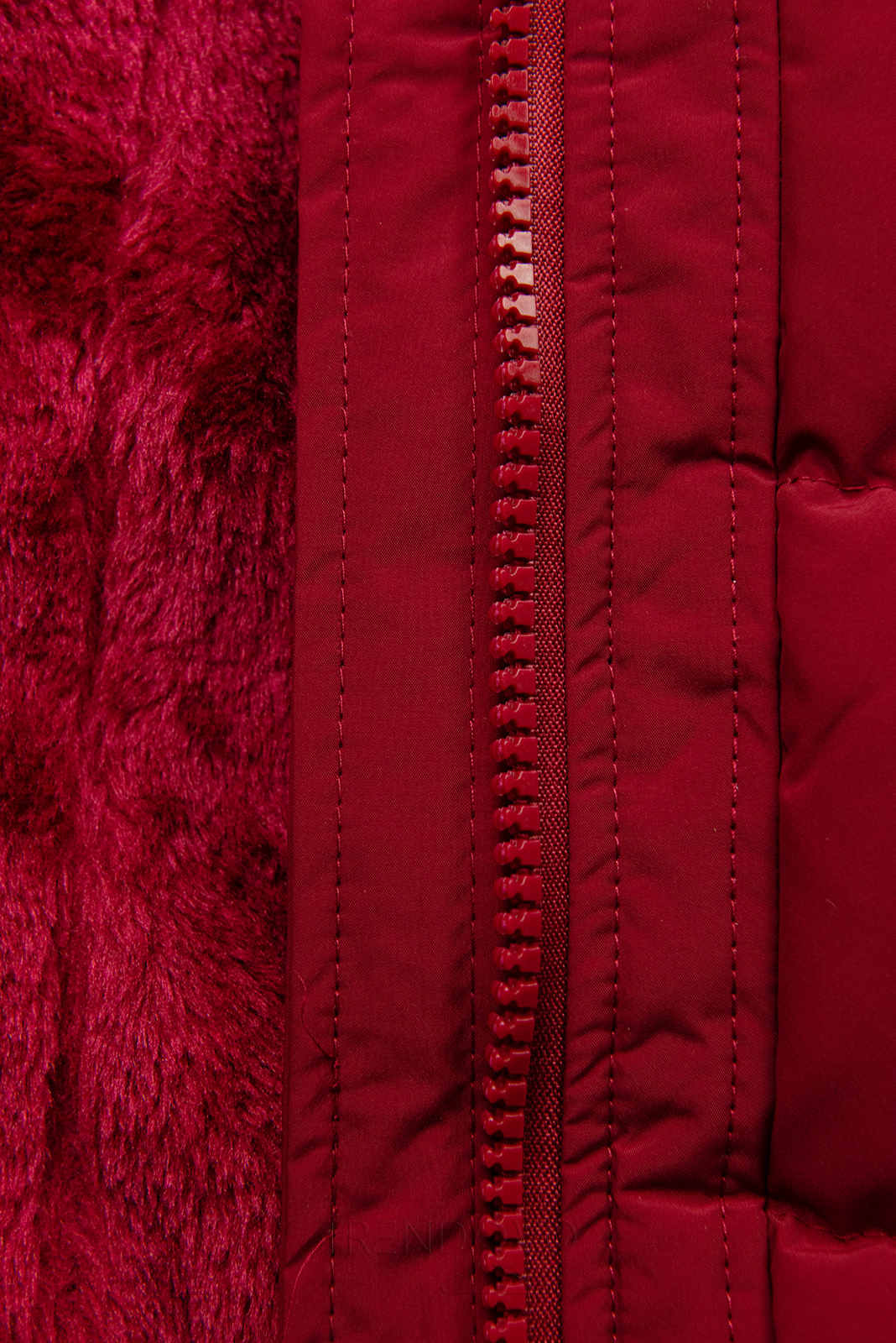 Červená zimní bunda se stahováním v pase