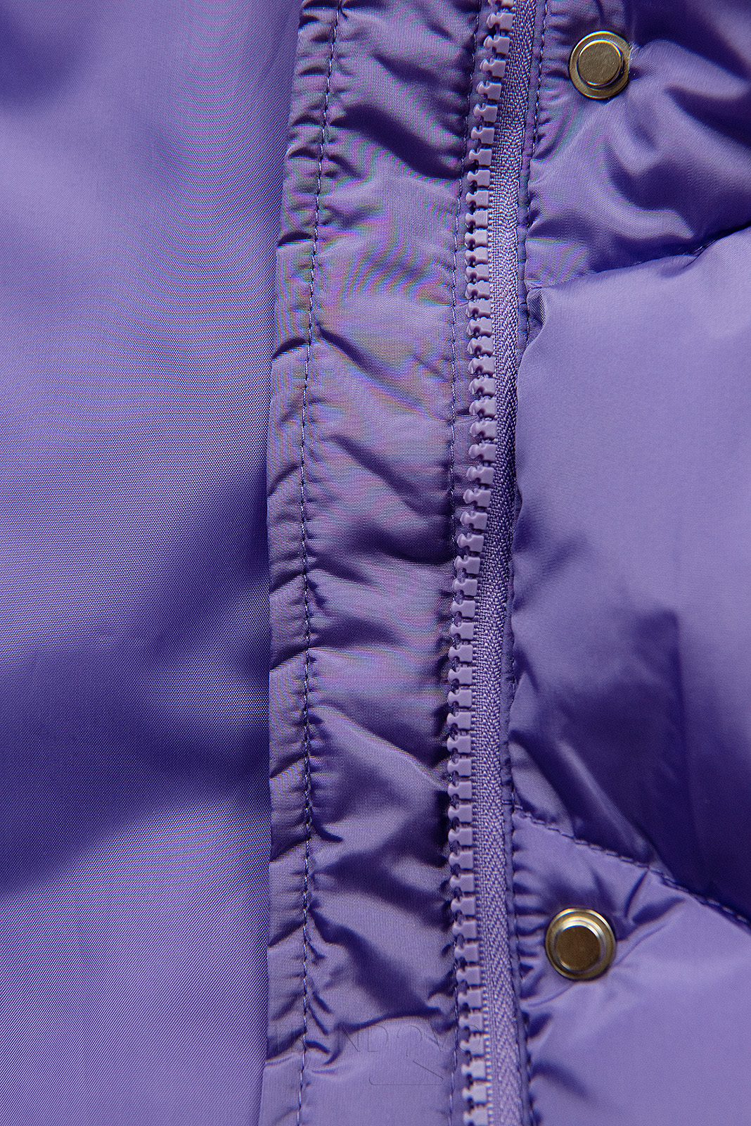 Fialová zimní bunda s kapucí a kožešinou