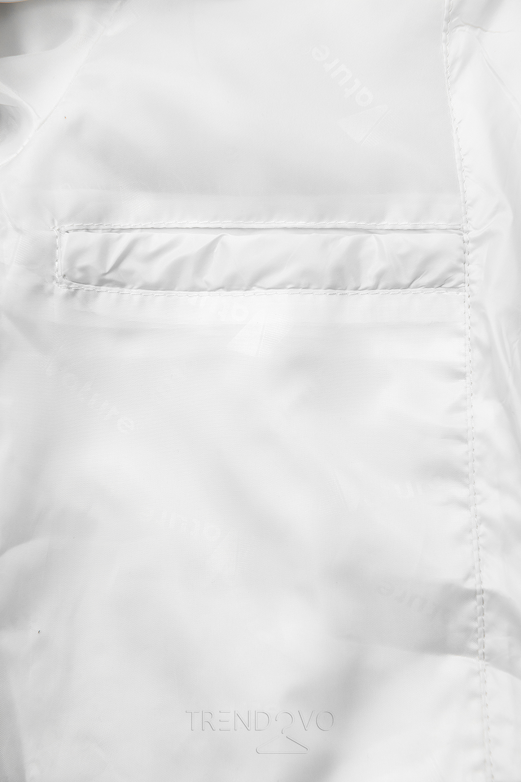 Bílá lehká přechodná bunda