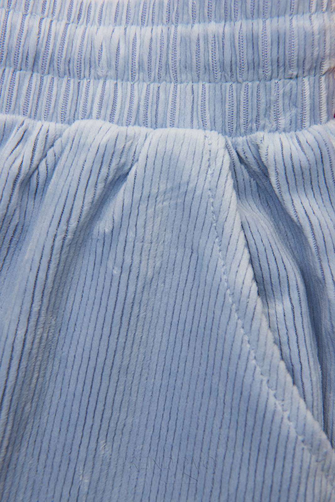 Světle modré ležérní kalhoty s manšestrovým vzorem