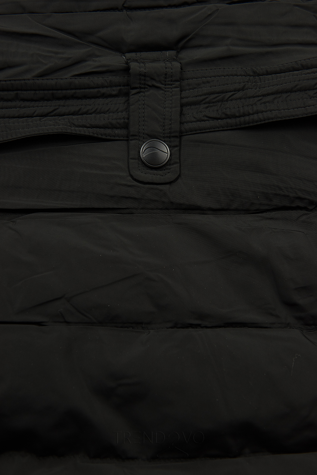 Černá zimní bunda s plyšovým límcem