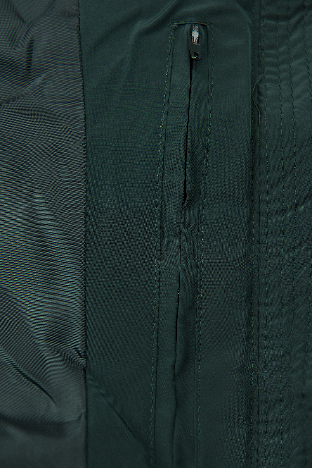 Tmavě zelená zimní bunda v prodlouženém střihu