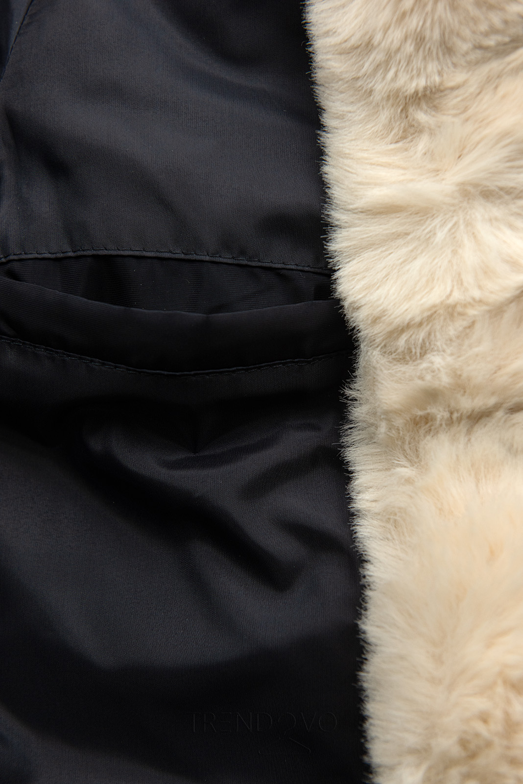 Tmavě modrá/krémová prošívaná zimní bunda se stahováním v pase