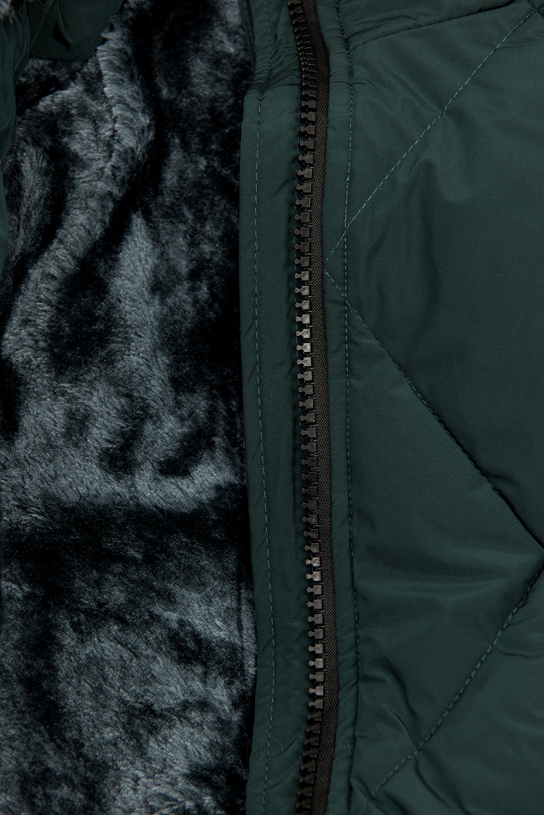 Zelená zimní bunda v prošívaném designu