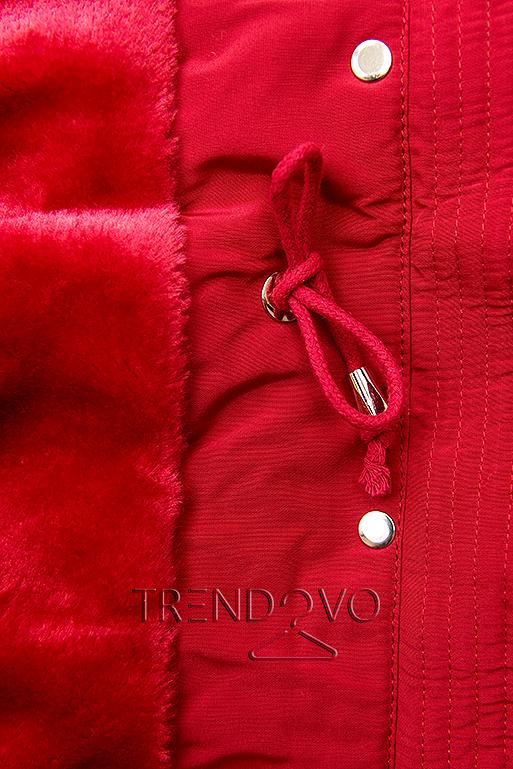 Červená bunda zateplena plyšem