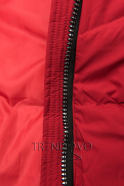 Červená zimní bunda s černými detaily