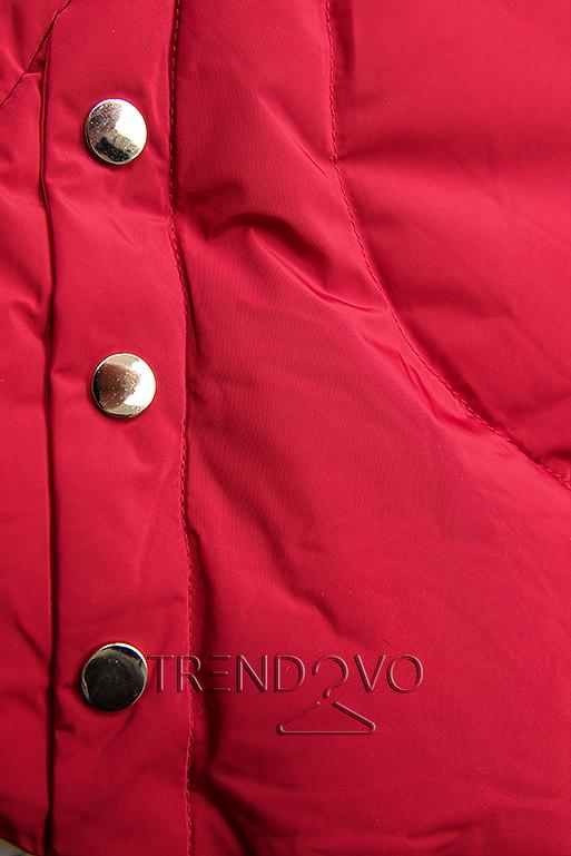 Červená zimní bunda se stříbrným lemem