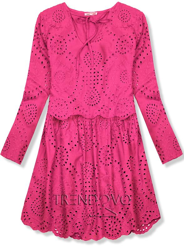 Růžové šaty z děrovaného materiálu
