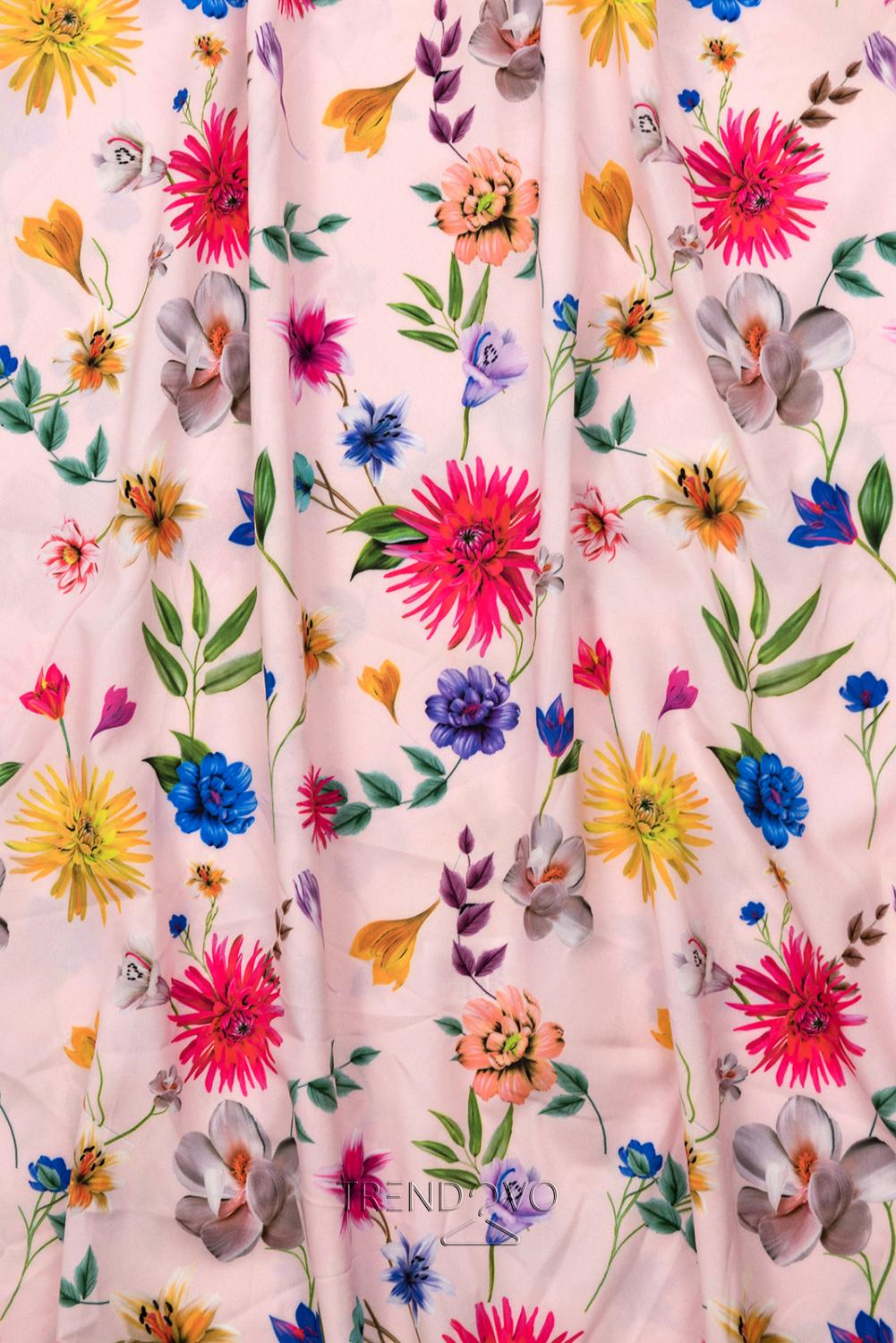 Pudrové maxi květinové barevné šaty