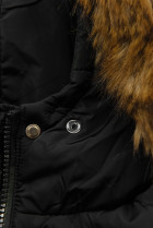 Černá zimní bunda s kapucí a kožešinou