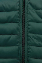 Zelená prošívaná bunda na přechodné období