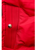 Červená bunda s černým lemem