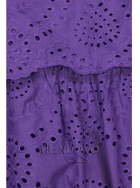 Fialové šaty z děrovaného materiálu