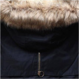 Tmavě modrá zimní parka s plyšovou podšívkou