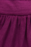 Purpurové krátké šaty s krajkou