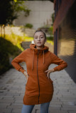 Cihlově oranžová prodloužená mikina na zip